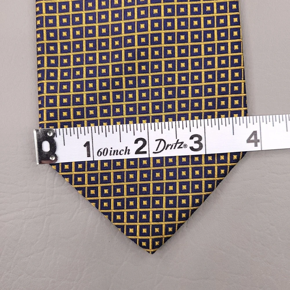 Brooks Brothers Tie Blue Gold Geometric Foulard Pattern Silk 3.75